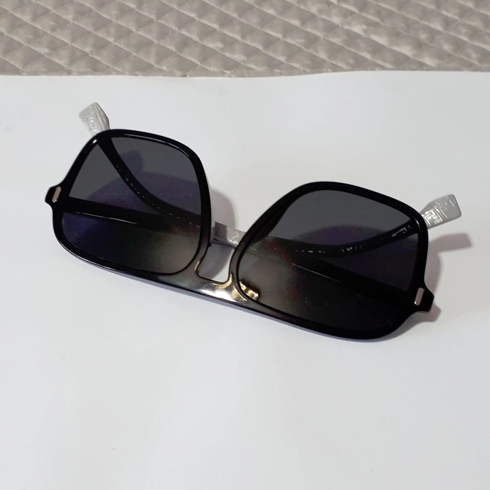 /*S/ NWOT Fendi aviator-like black & grey frame black tinted lens sunglasses - Picture 10 of 10